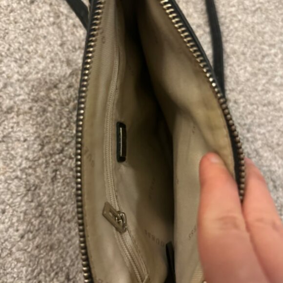 New Guess Black Crossbody - Picture 4 of 6
